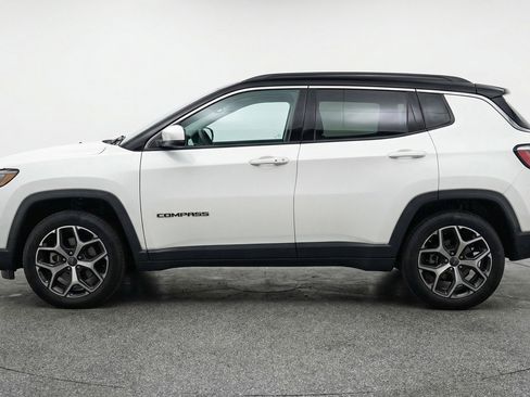 Used 2025 Jeep Compass Limited AWD/4WD image 5