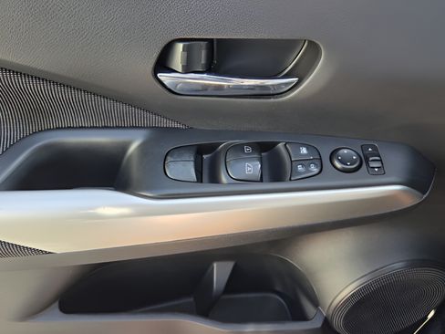 Used 2020 Nissan Kicks SV FWD image 26