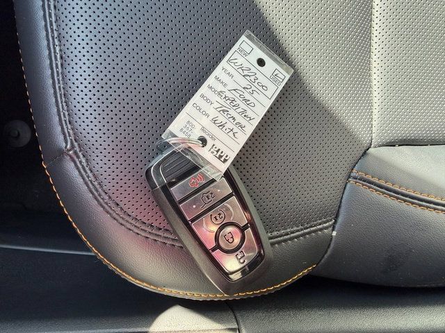 Used 2025 Ford Expedition Tremor AWD/4WD image 31
