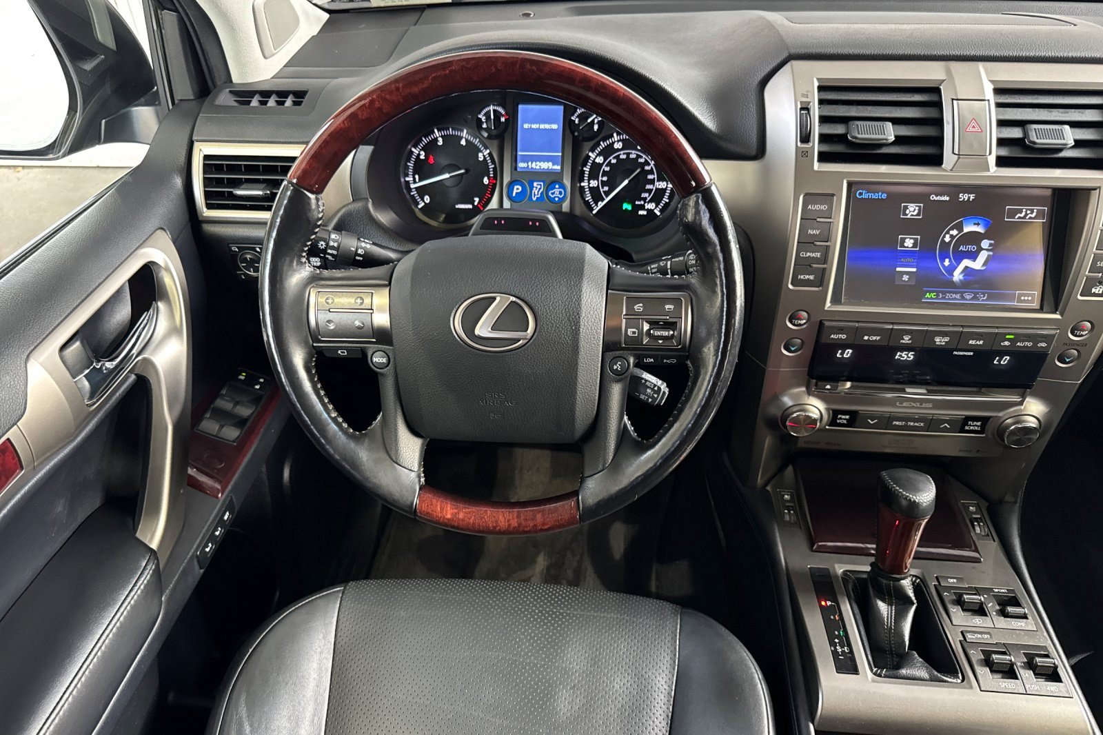 Used 2017 Lexus GX 460 Luxury AWD/4WD image 18