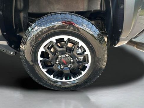 Used 2024 Toyota Tacoma TRD Off-Road AWD/4WD image 9