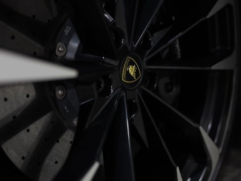 Used 2020 Lamborghini Urus image 41