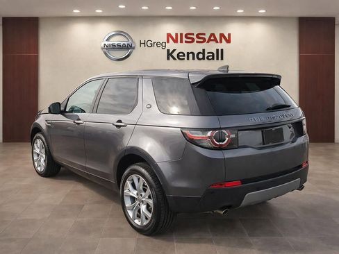 Used 2018 Land Rover Discovery Sport SE AWD/4WD image 2