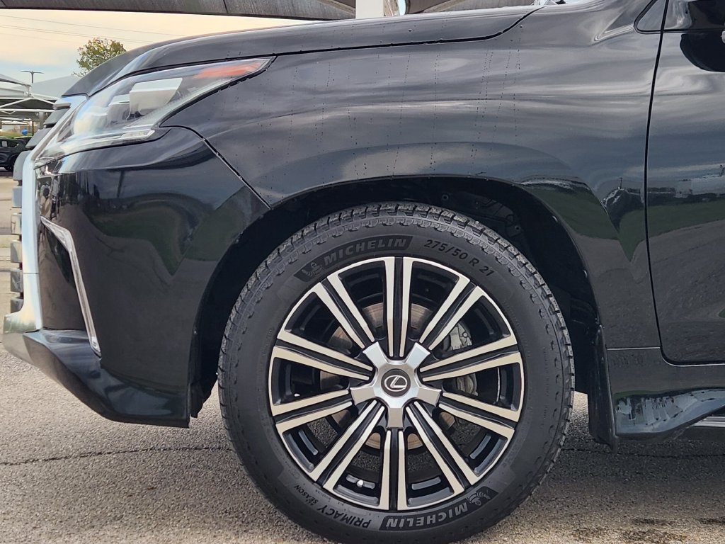Used 2020 Lexus LX 570 4WD w/ Luxury Package image 9