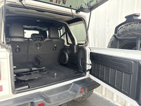 Used 2019 Jeep Wrangler Unlimited Rubicon image 13