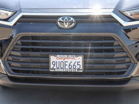 Certified 2025 Toyota Grand Highlander FWD image 11