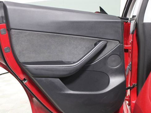 Used 2021 Tesla Model Y Long Range image 26