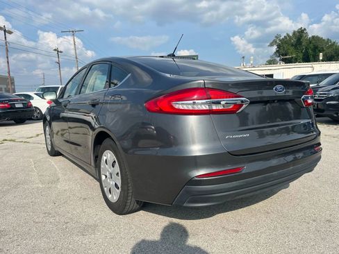 Used 2019 Ford Fusion S image 3