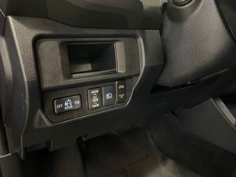 Certified 2018 Toyota Tacoma TRD Off-Road image 14