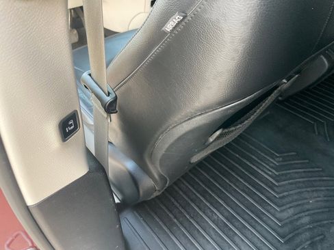 Used 2020 Chrysler Pacifica Touring-L image 18