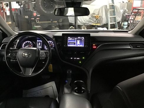 Used 2021 Toyota Camry SE FWD image 23