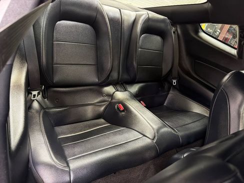 Used 2015 Ford Mustang GT Premium RWD image 35