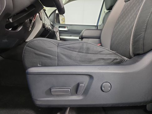 Used 2016 Toyota Tundra SR5 image 30