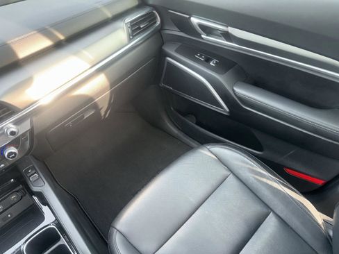 Used 2022 Kia Telluride S image 11