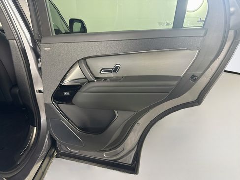 Used 2025 Land Rover Range Rover Sport SE AWD/4WD image 28