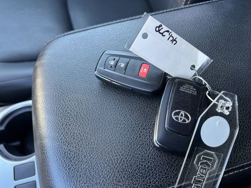 Used 2022 Toyota 4Runner Limited image 37