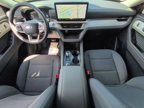 New 2026 Ford Explorer Active RWD image 15