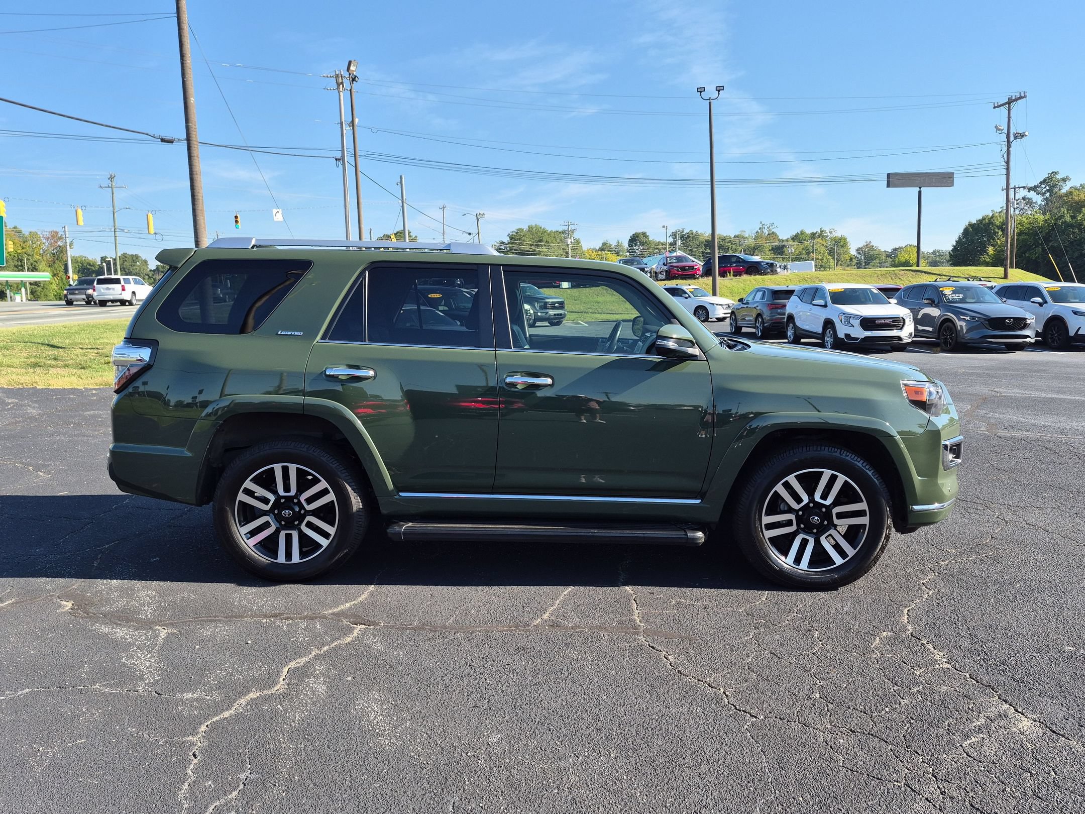 Used 2022 Toyota 4Runner Limited AWD/4WD image 6