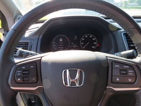 Used 2025 Honda Ridgeline Sport image 24