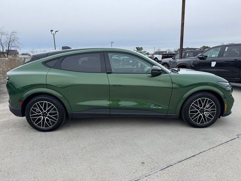 Certified 2025 Ford Mustang Mach-E Premium image 7