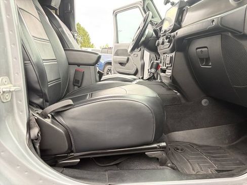 Used 2020 Jeep Gladiator Sport w/ Quick Order Package 24S AWD/4WD image 16
