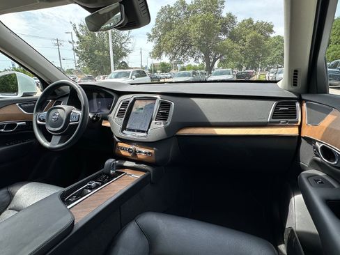 Certified 2023 Volvo XC90 T8 Core image 13