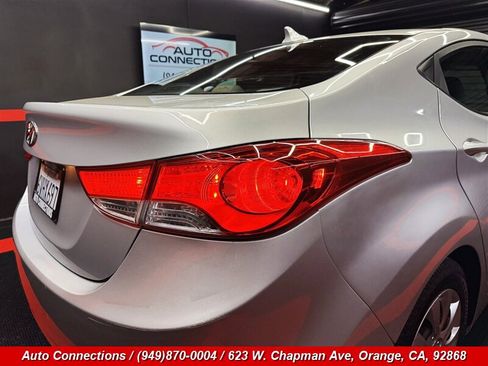 Used 2012 Hyundai Elantra GLS image 24