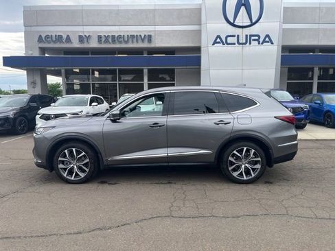 Used 2023 Acura MDX SH-AWD w/ Technology Package image 5