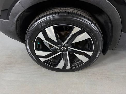 Used 2024 Volvo XC40 B5 Plus w/ Climate Package AWD/4WD image 12