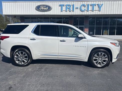 Used 2019 Chevrolet Traverse Premier w/ LPO, Floor Liner Package image 1