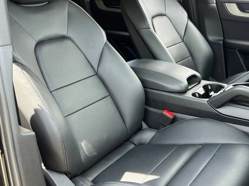 Certified 2025 Porsche Cayenne AWD/4WD image 16