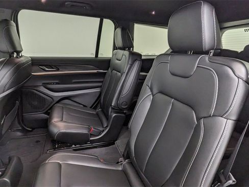 Used 2025 Jeep Grand Cherokee L Limited image 35