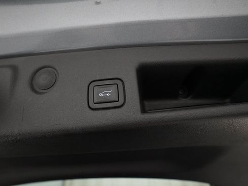 Used 2024 Chevrolet Equinox LT w/ LPO, Floor Liner Package image 15