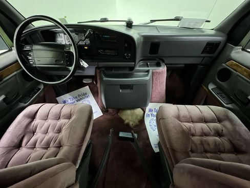 Used 1993 Ford E-250 and Econoline 250 Heavy-Duty Extended RWD image 19
