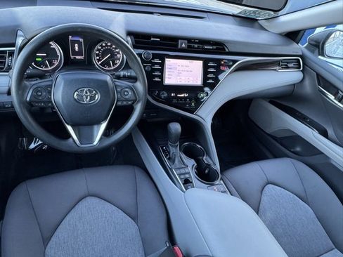 Certified 2018 Toyota Camry LE image 9