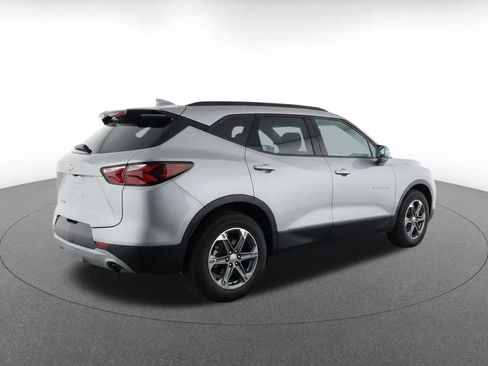 Used 2025 Chevrolet Blazer LT FWD image 8