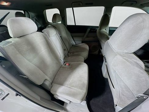 Used 2011 Toyota Highlander 4WD w/ Tech Pkg image 26