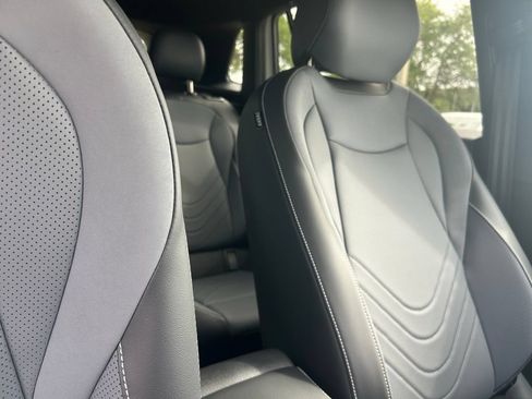 New 2026 Volkswagen Tiguan SE R-Line FWD image 37