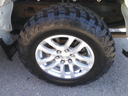 Used 2019 Chevrolet Silverado 1500 LT w/ All-Star Edition image 9