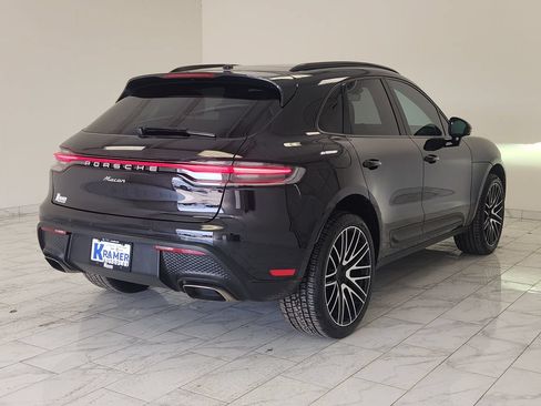 Used 2022 Porsche Macan AWD/4WD image 7