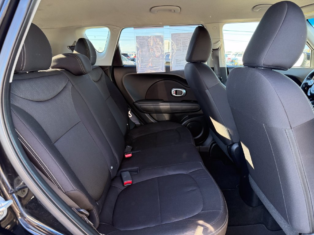 Used 2016 Kia Soul FWD image 13