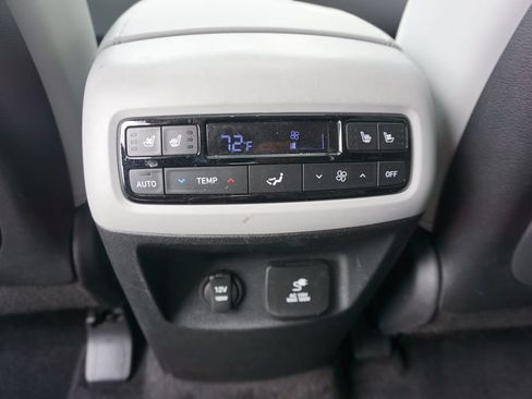 Used 2024 Hyundai Palisade SEL w/ Premium Package FWD image 16