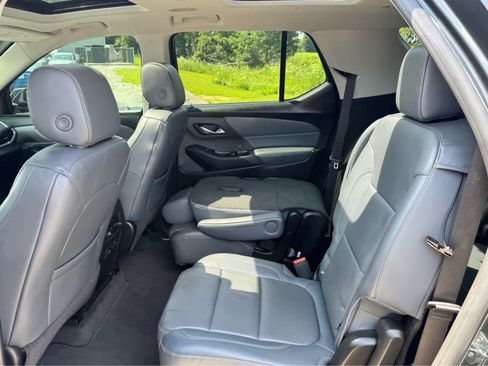 Used 2019 Chevrolet Traverse LT w/ LT Premium Package FWD image 25