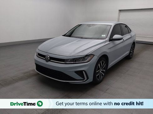Used 2025 Volkswagen Jetta SE FWD image 1