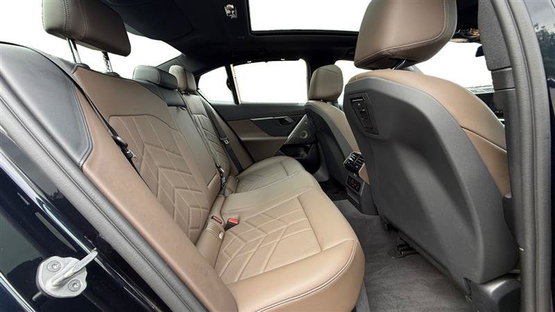 Used 2026 BMW 550e xDrive w/ Executive Package AWD/4WD image 18