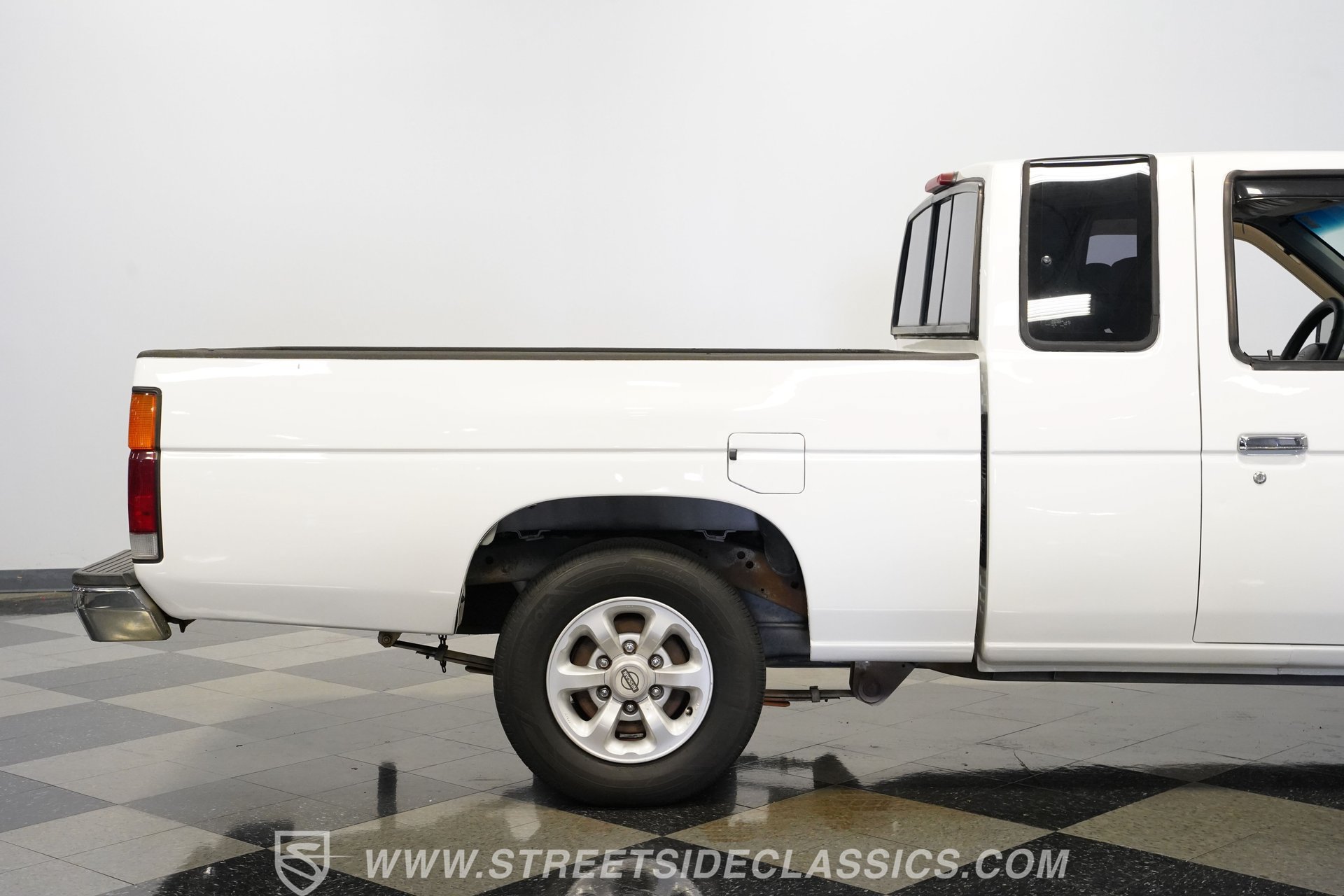Used 1996 Nissan Pickup 2WD King Cab image 30
