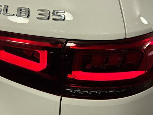 Certified 2021 Mercedes-Benz GLB 35 AMG 4MATIC image 32