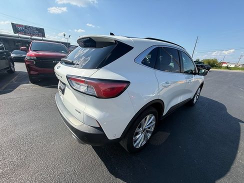Used 2021 Ford Escape Titanium w/ Titanium Elite Package FWD image 3