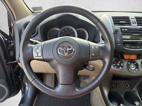 Used 2011 Toyota RAV4 Limited w/ Limited Extra Value Pkg AWD/4WD image 17