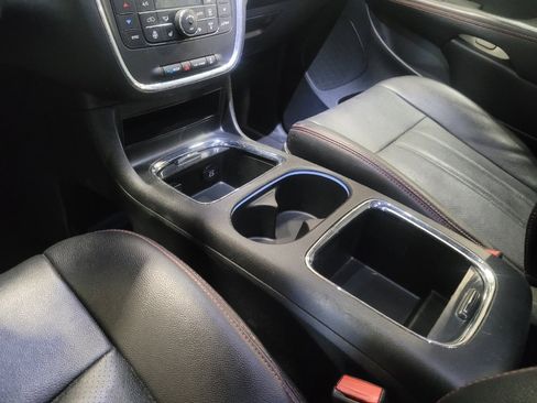 Used 2019 Dodge Grand Caravan GT FWD image 26